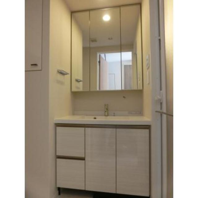 洗面設備　※写真は同タイプ住戸です。