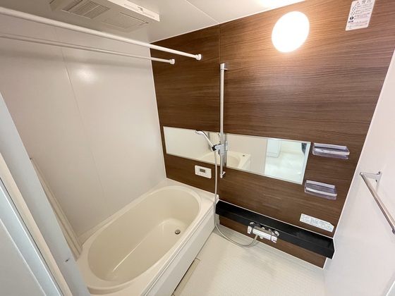 バス・シャワールーム　※別部屋の写真です