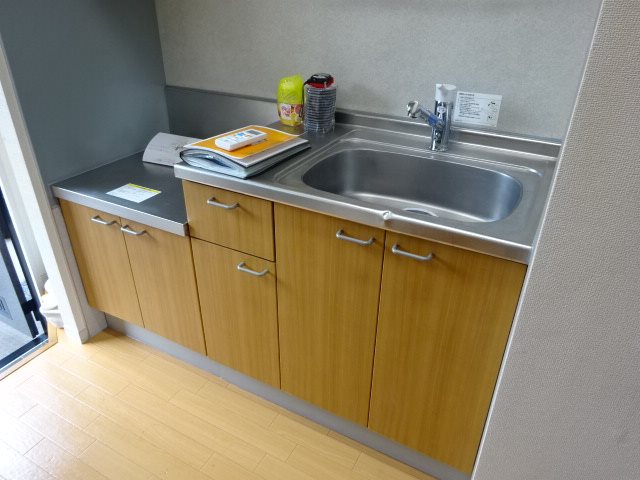 キッチン　写真は103号室です（参考）