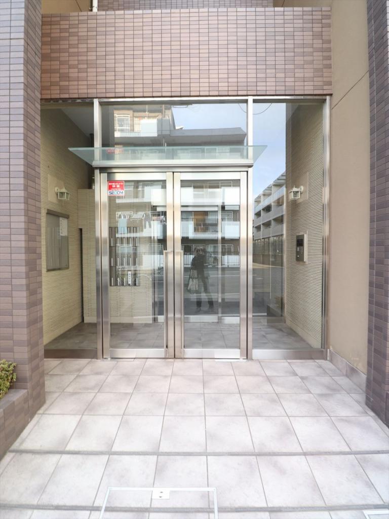 エントランス　オートロック付き