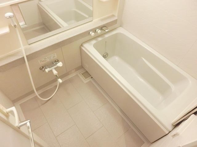 バス・シャワールーム　バスルーム