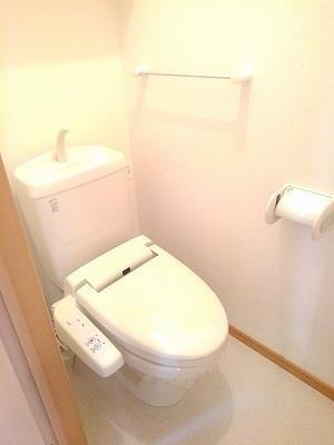 トイレ　温水洗浄便座