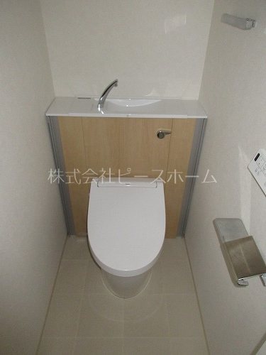 トイレ　※別号室参考写真
