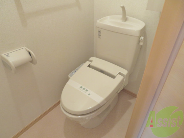トイレ　トイレはウォシュレット付きです。シャワートイレは嬉しいですね
