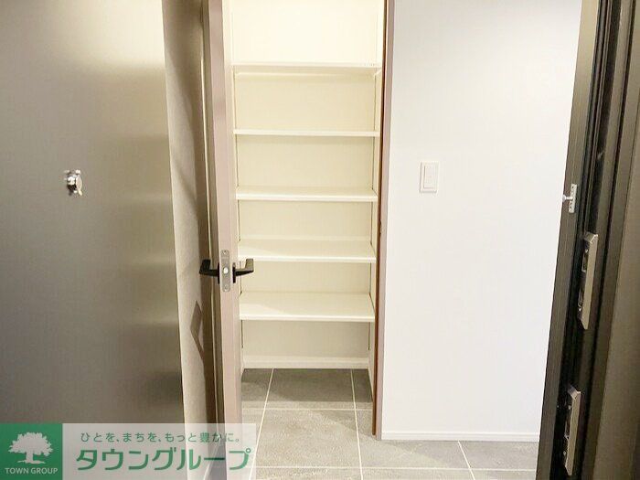 玄関　お問合せはタウンハウジングまで！※現地待合わせ相談可能