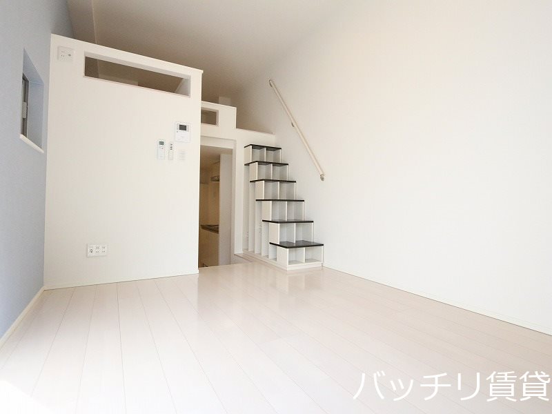 居室・リビング　同型タイプの為、現状を優先致します。