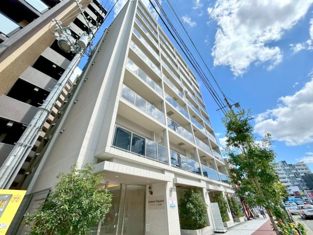 建物外観　オシャレな外観。この周辺では飛びぬけて目立っています。