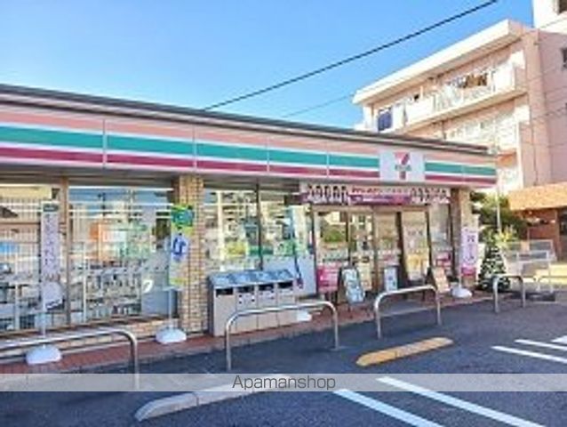 コンビニ　セブンイレブン（コンビニ）まで184m