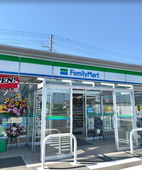 コンビニ　ファミリーマート　吉田住吉西店（コンビニ）まで500m