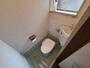 トイレ　落ち着いた色調のトイレです