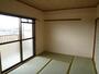 バス・シャワールーム　落ち着いて過ごせそうな和室です、