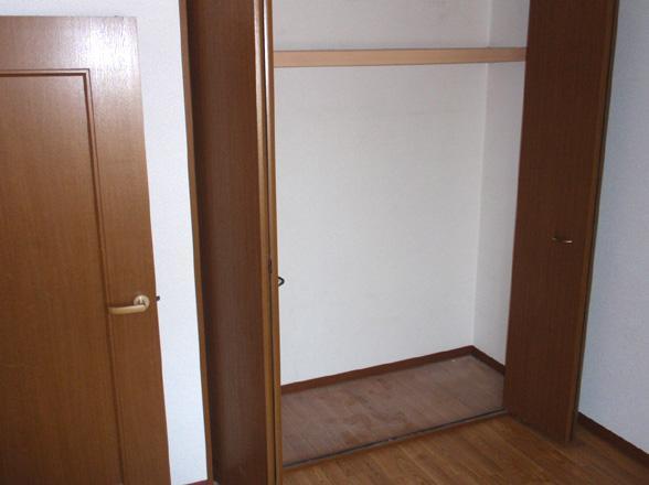 その他部屋・スペース　奥行きのあるクローゼットです。