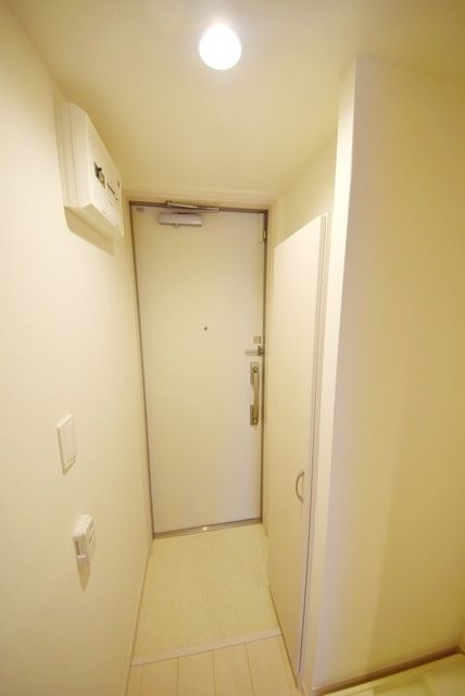 玄関　同施工会社イメージです。