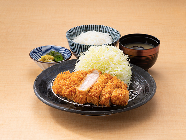 飲食店　とんかつ神楽坂さくら馬事公苑店（飲食店）まで592m