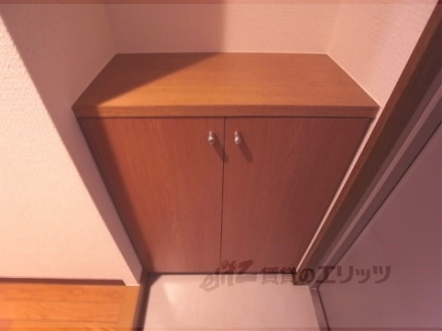収納　上にも荷物置けますよ