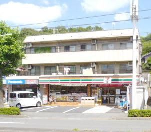 コンビニ　セブンイレブン（コンビニ）まで507m