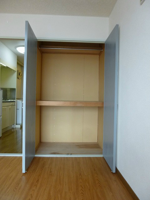 収納　写真は別号室です。