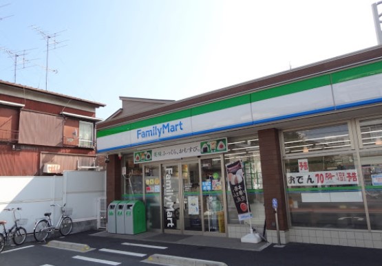 コンビニ　ファミリーマート 羽田六丁目店（コンビニ）まで480m