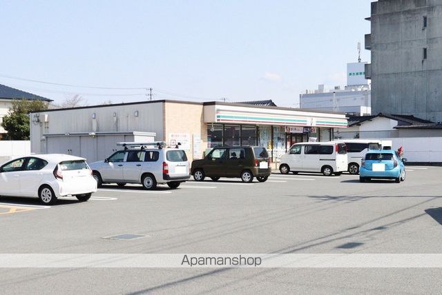 コンビニ　セブン－イレブン徳島国府町府中店（コンビニ）まで769m