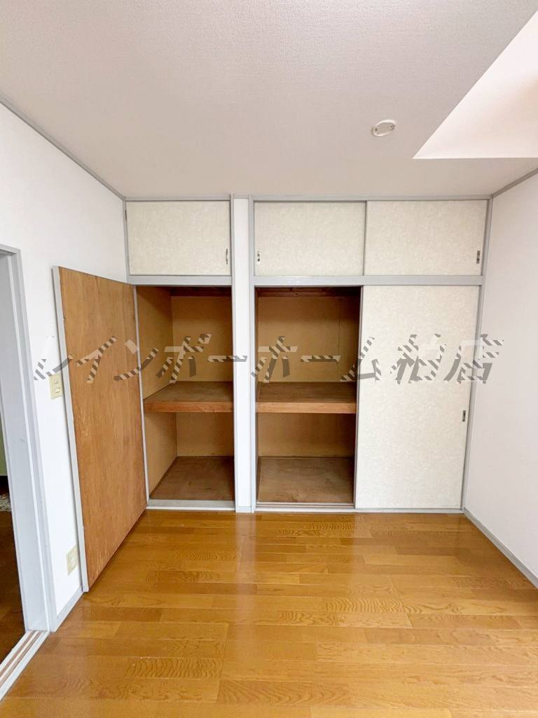 収納　中はこのようになっています　※写真は別部屋になります