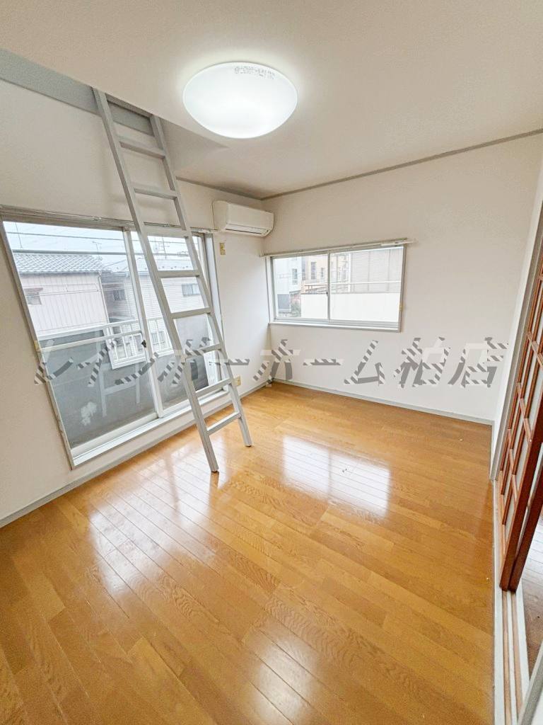 居室・リビング　おしゃれな居間です　※写真は別部屋になります