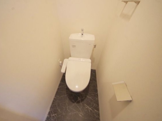 トイレ　※同施工会社のイメージ写真※