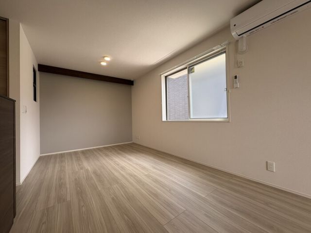 RETOLIA瓦口WESTの居間写真