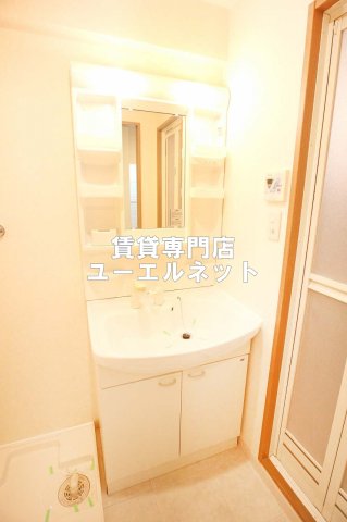 洗面設備　清潔感ある独立洗面台で毎日気持ちよく♪