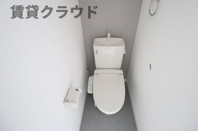 トイレ　温水洗浄便座は今やマストアイテムですね！