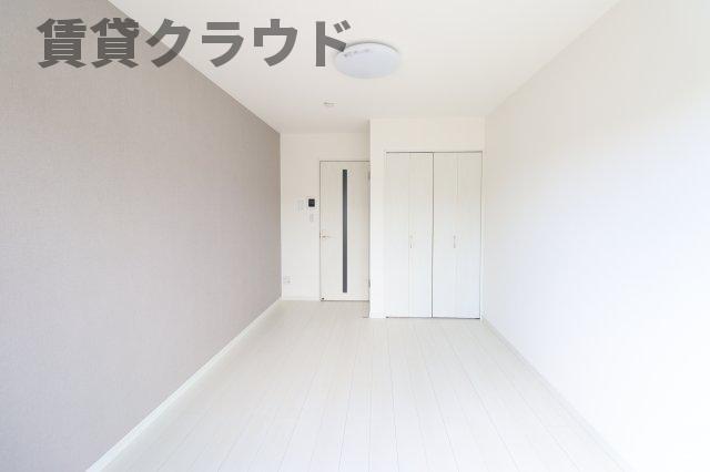 居室・リビング　アクセントクロスは雰囲気もグッとオシャレになりますよね♪