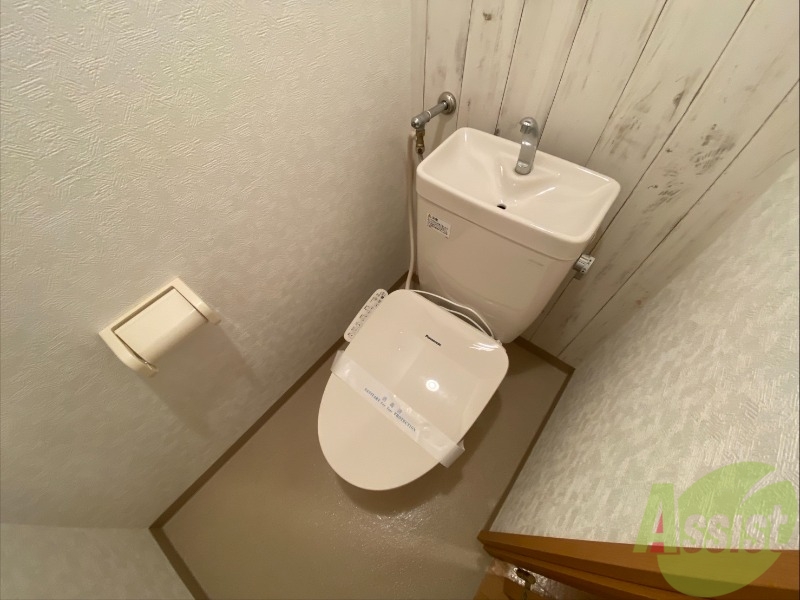 トイレ　シャワートイレになっているので快適です！