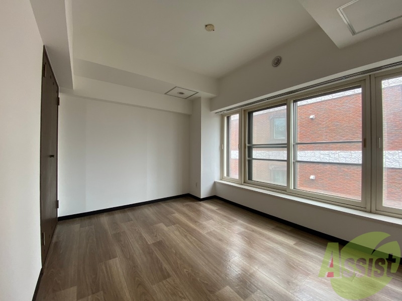 その他部屋・スペース　こちらのお部屋は光が差し込む、温かみのあるお部屋です。