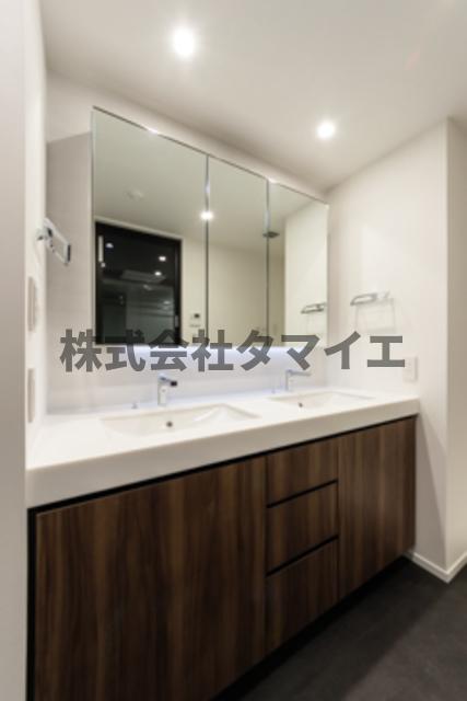 洗面設備　※写真は同タイプ住戸です。