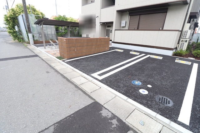 駐車場　駐車場