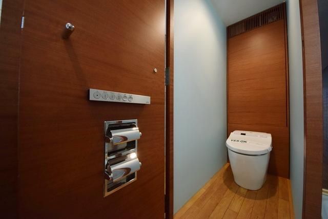 トイレ　ウォシュレット完備のトイレです