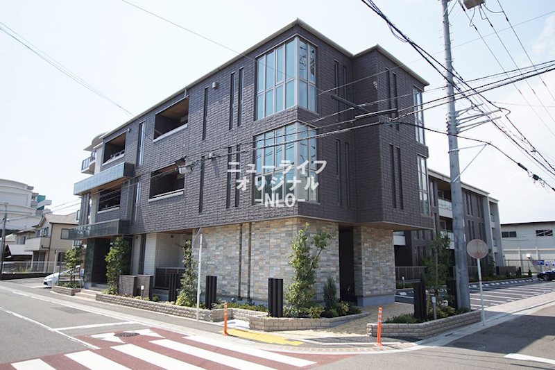建物外観　積水ハウス施工の賃貸住宅「シャーメゾン」