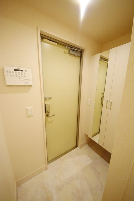 玄関　お問合せはタウンハウジングまで！※現地待合わせ相談可能