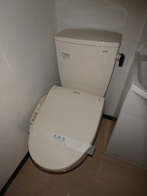 トイレ　シャワートイレ完備
