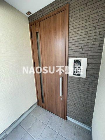 玄関　収納もある玄関です