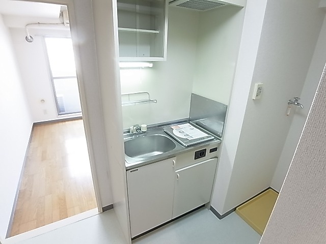 キッチン　同物件・別部屋写真