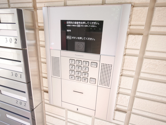エントランス　★オートロック付で防犯面も安心ですね★