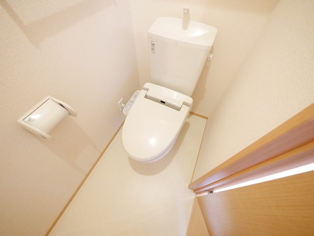 トイレ　★人気の温水洗浄便座付です★