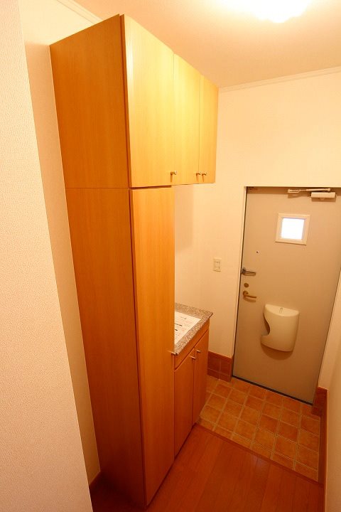 玄関　・同型タイプ参考写真