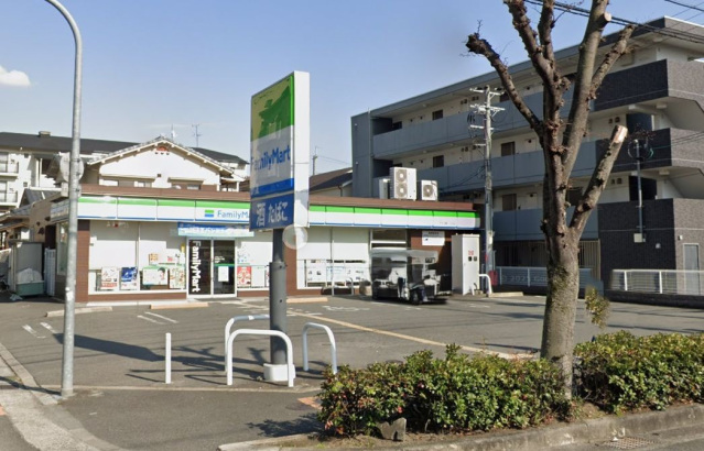 コンビニ　ファミリーマート茨木玉櫛二丁目店（コンビニ）まで332m
