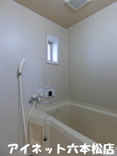 バス・シャワールーム　一日の疲れを癒しましょう。