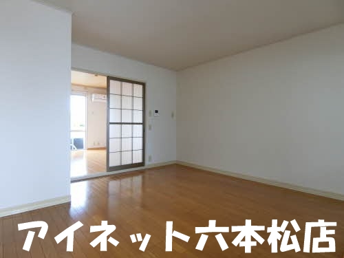 居室・リビング　広々としていいですね。