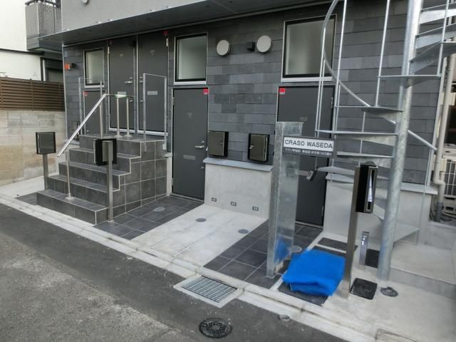 エントランス　アパート入口付近