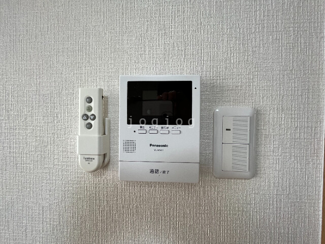 セキュリティ　モニター付きインターホン