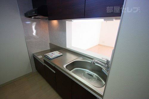 キッチン　調理台の大きなキッチン