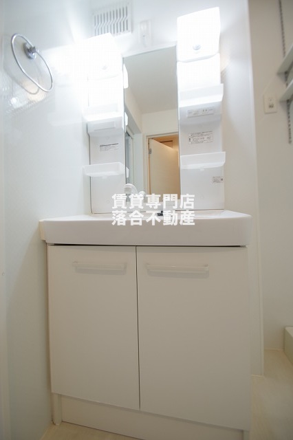 洗面設備　独立洗面化粧台付き